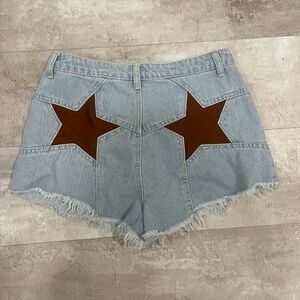 Shorts with star on pockets